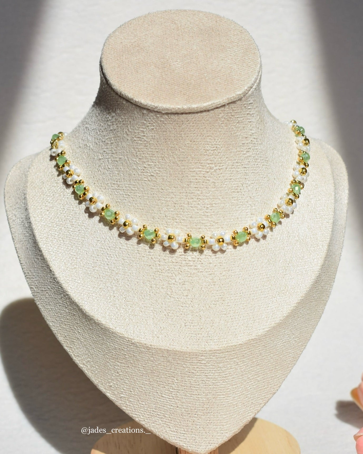 Collana Margherite girocollo con perline verdi