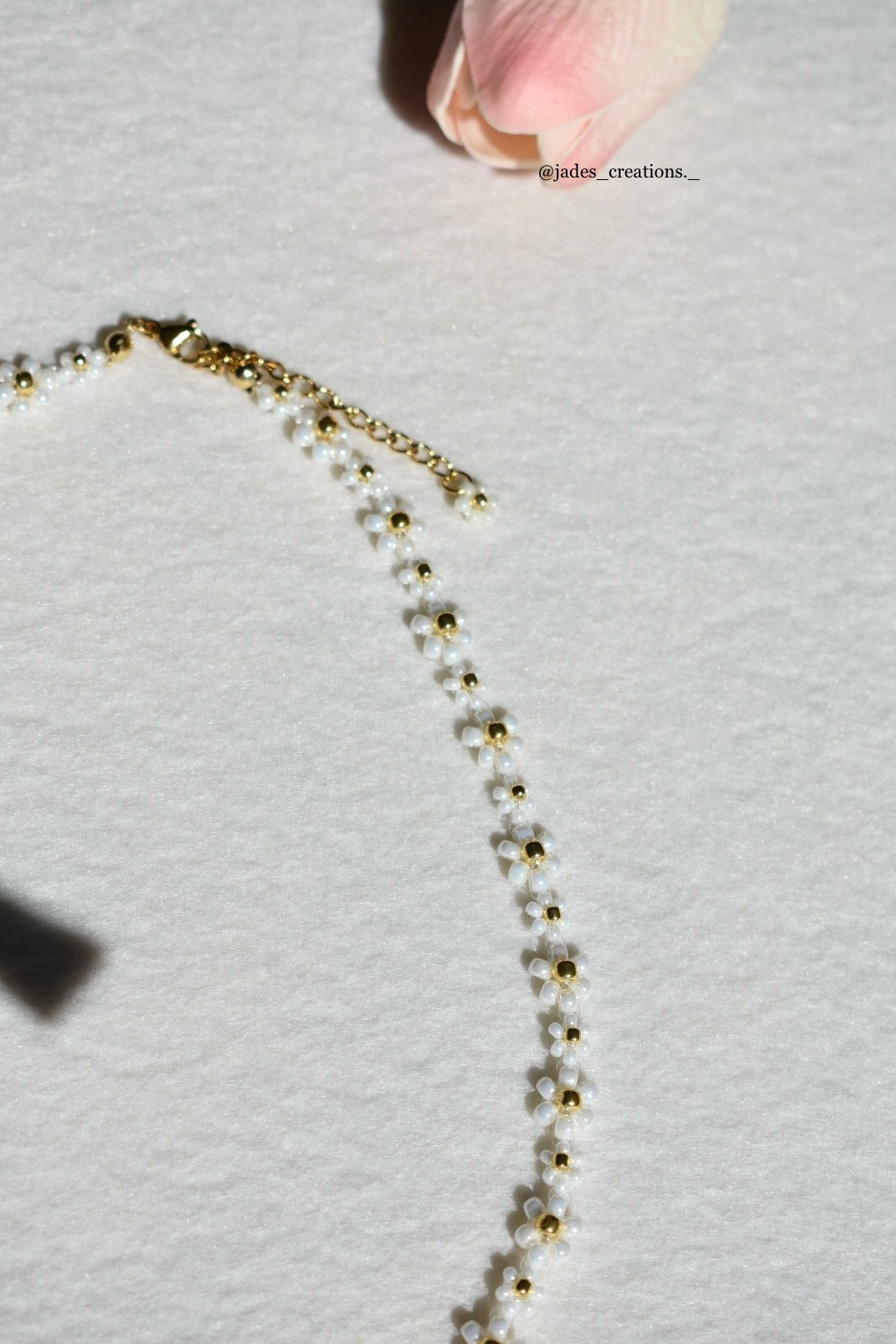 Collana Flora con fiori bianchi