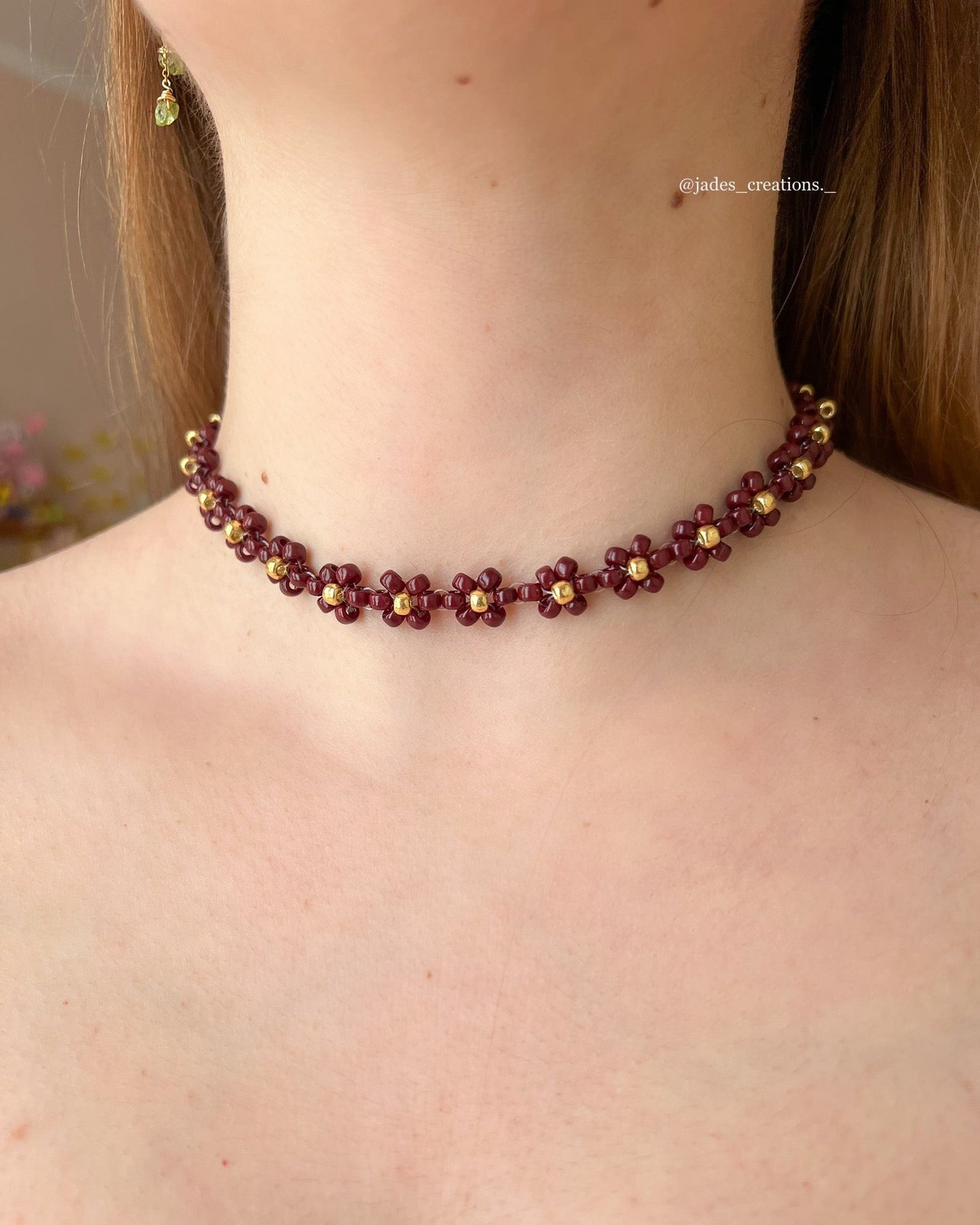 Collana floreale color cioccolato oro