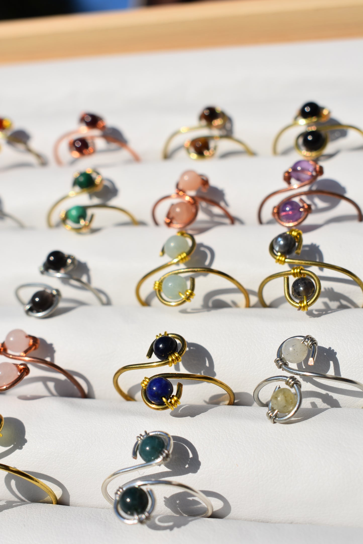 Anelli regolabili con cristalli