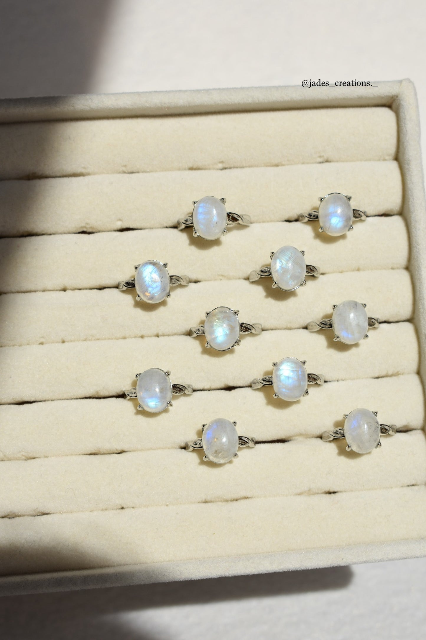 Anello con pietra di Luna