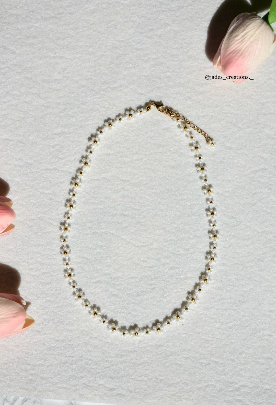 Collana Flora con fiori bianchi