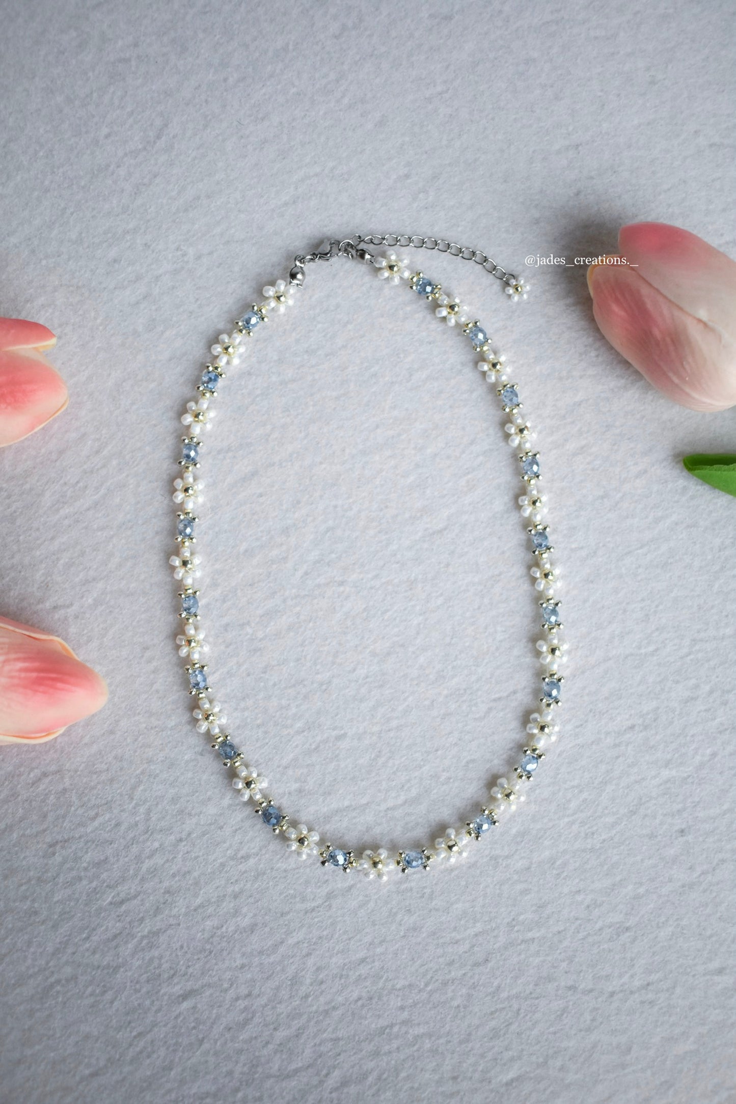 Collana Margherite girocollo con perline Celesti Argentata